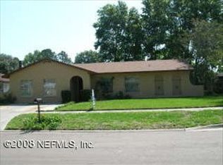8470 Rockland Dr, Jacksonville, FL 32221