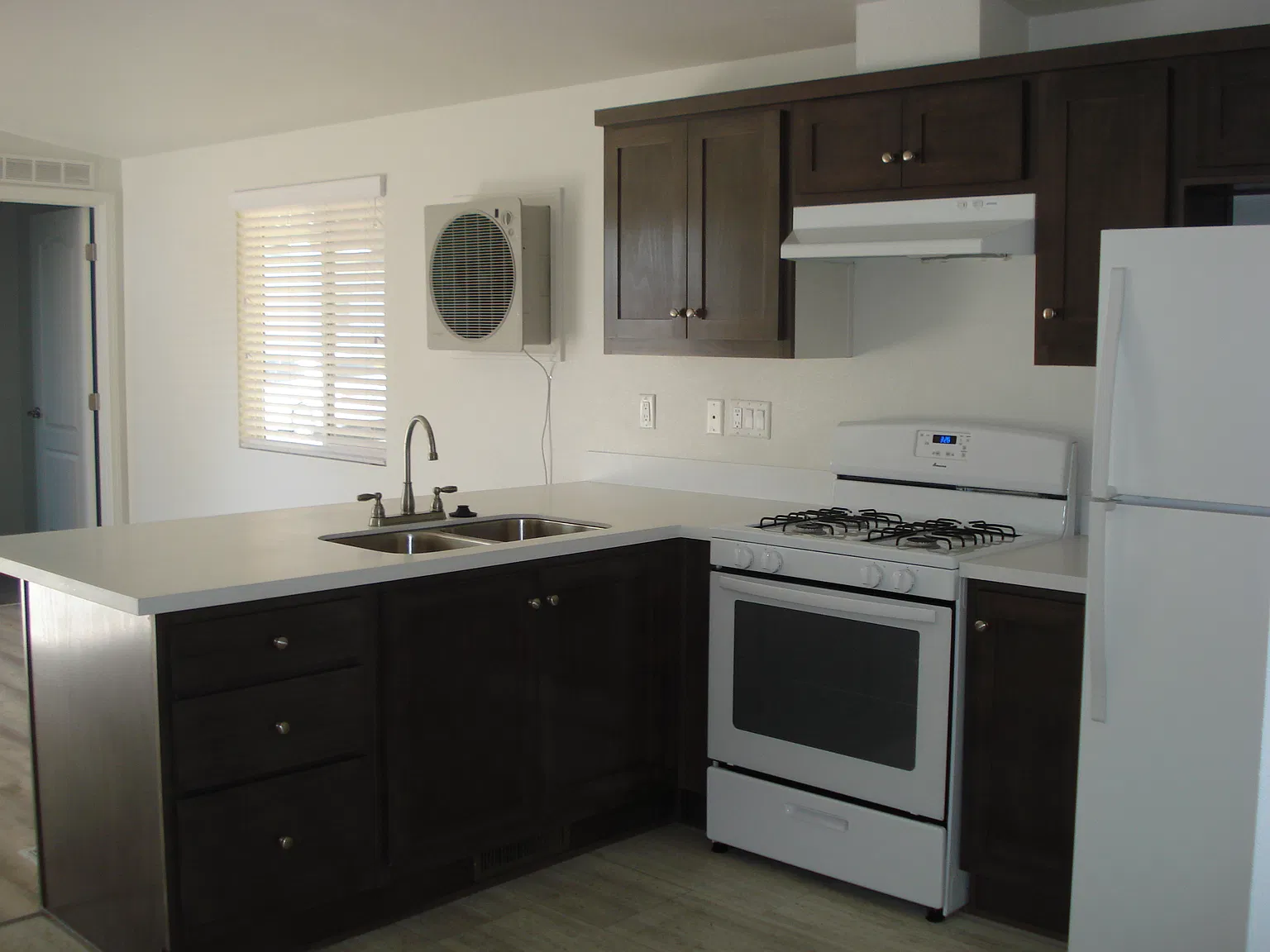 2 bed, 650 sqft, $1,850 — Photo 2