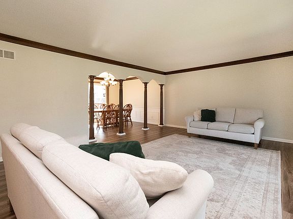 4th image of 3715 SW 29th St