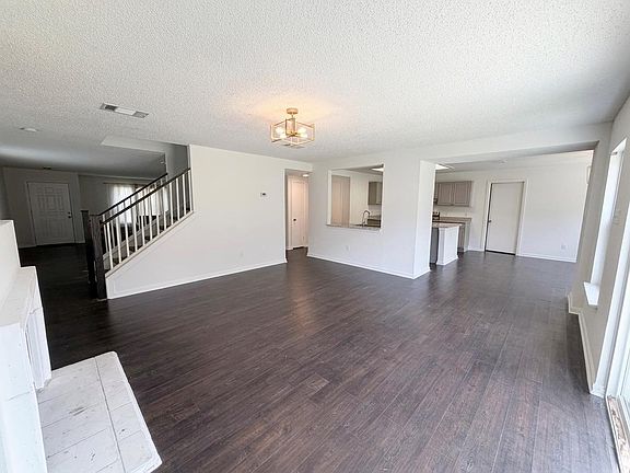 5th image of 1707 Treeline Dr