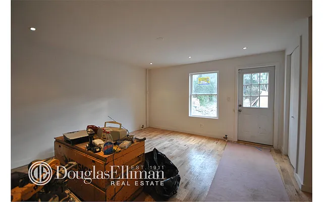 Rented by Douglas Elliman | media 19