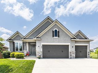 600 Savannah Dr, Greenwood, MO 64034