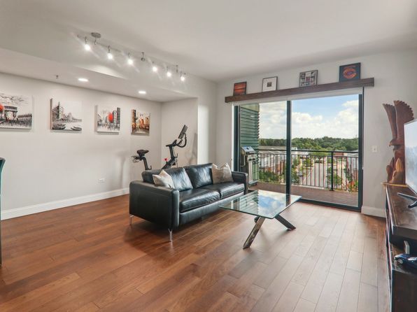 6420 Double Eagle Dr UNIT 609, Woodridge, IL 60517