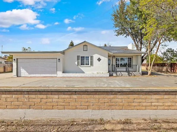 561 W Bullard Ave, Clovis, CA 93612