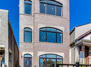 824 S Bell Ave #3, Chicago, IL 60612