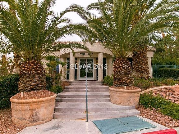 Canyon Willow office and small gym.