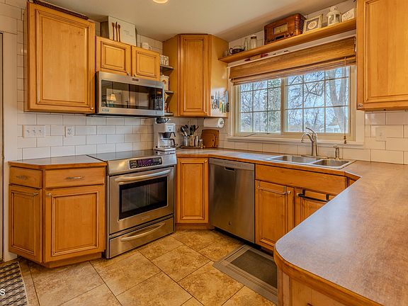 5th image of 1504 Laforest Ave
