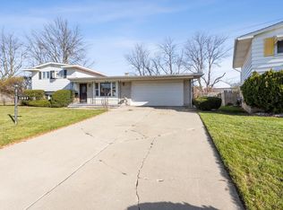 1001 Whitingham Dr, Flint, MI 48503