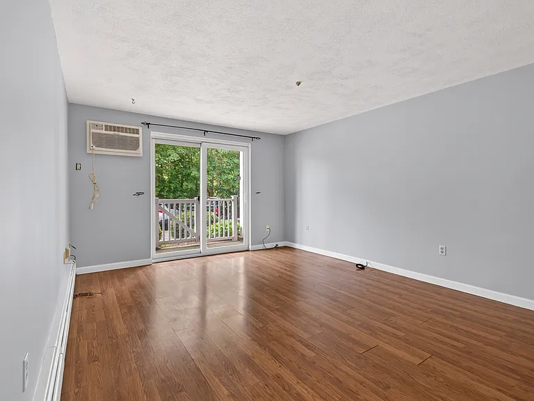 7 Karen Cir #2A — Photo 13