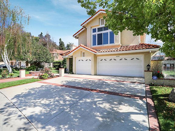 2nd image of 32509 Carrie Pl