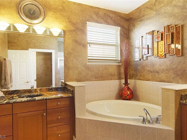 10514 Bella Vista Dr — Photo 15