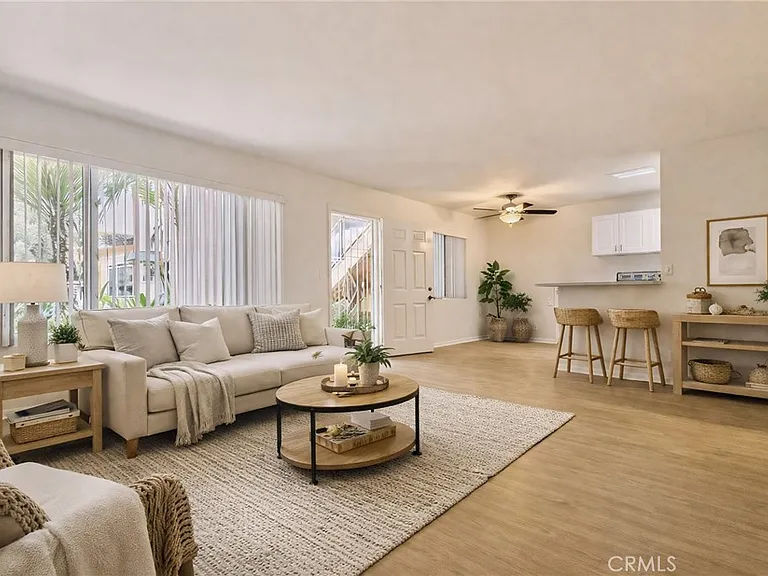 1810 W Sallie Ln #G — Photo 3