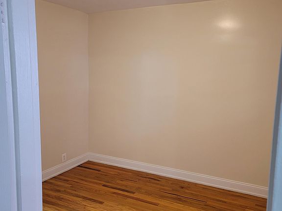 4th image of 10101 Avenue L #1