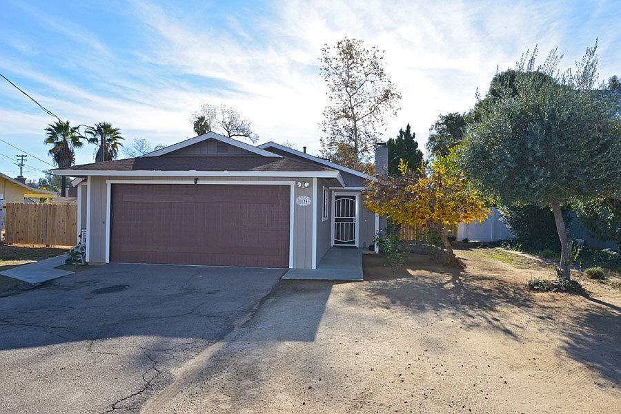 1st image of 1634 Parker Ln