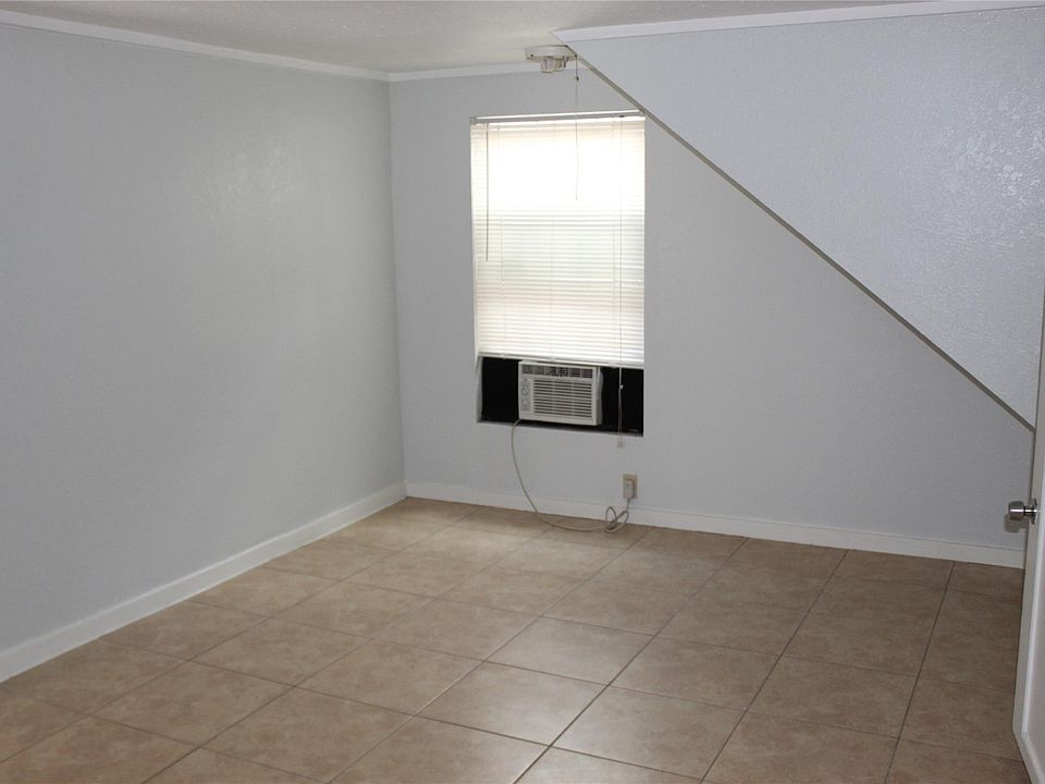 1st image of 1409 Blodgett St Unit 1