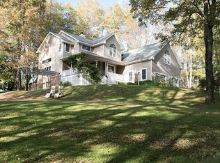 11 White Well Dr, Rhinebeck, NY 12572