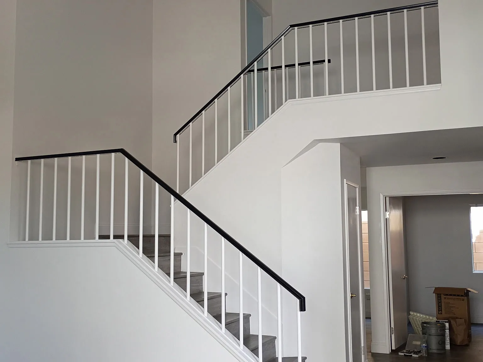 5 bed, 3.5 bath, 2186 sqft, $3,999 — Photo 3