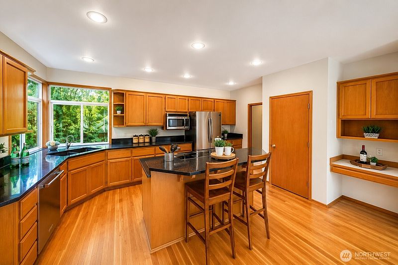 5th image of 18010 NE 109 Court