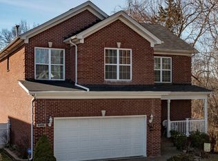 8400 Sunny Stone Ln, Louisville, KY 40299
