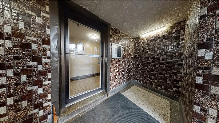 Sold by Berkshire Hathaway HomeServices Fillmore Real Estate | media 2