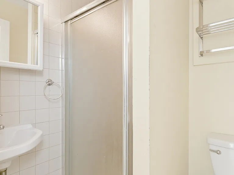 2420 Bennett Ave #1C — Photo 8