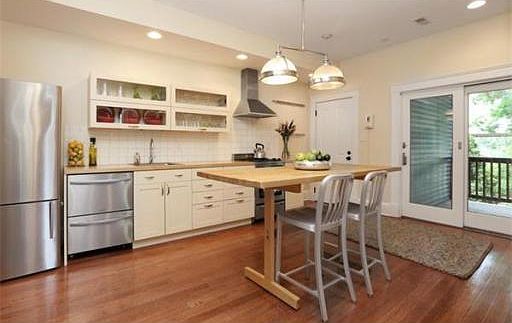 4th image of 240 Franklin St APT 2