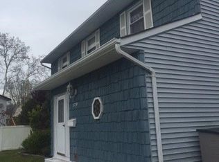 178 Keswick Dr, East Islip, NY 11730
