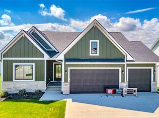 4654 178th St, Urbandale, IA 50323