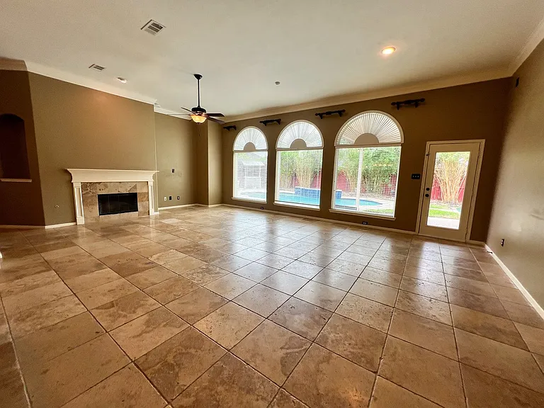 2215 Dorman Ct — Photo 15