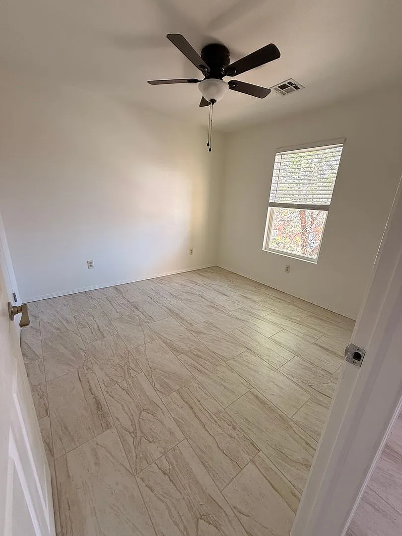 Building Photo - 2300 Stern Dr #206