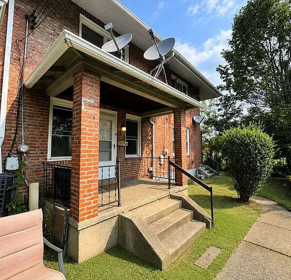 376 Ohio Ave — Photo 1