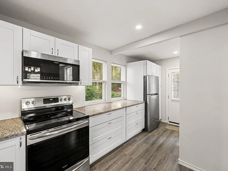 30 Keystone Ave — Photo 13