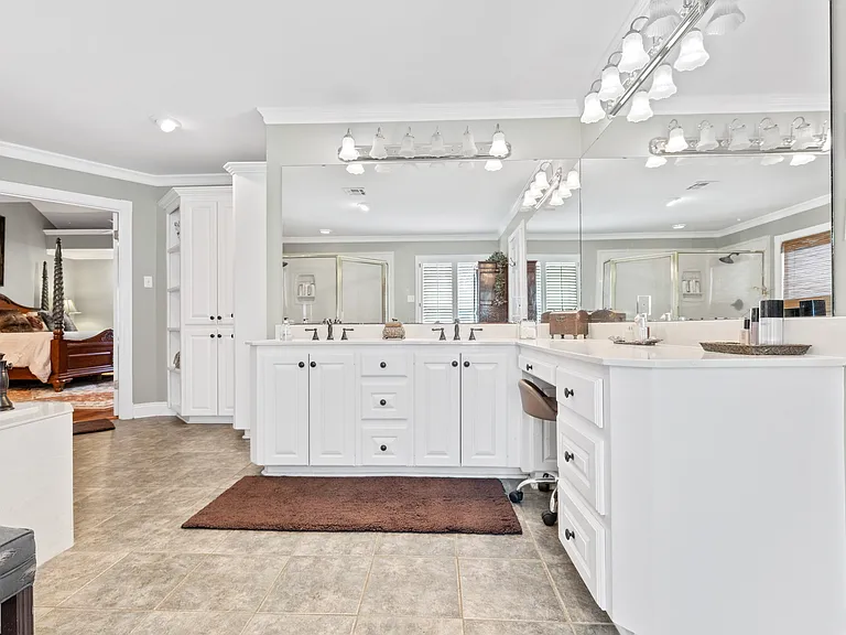 1026 S Morgan Ave — Photo 5