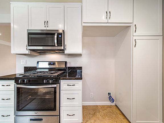 4th image of 595 N Los Robles Ave APT 11