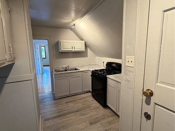 5th image of 105 Murray Ave #2