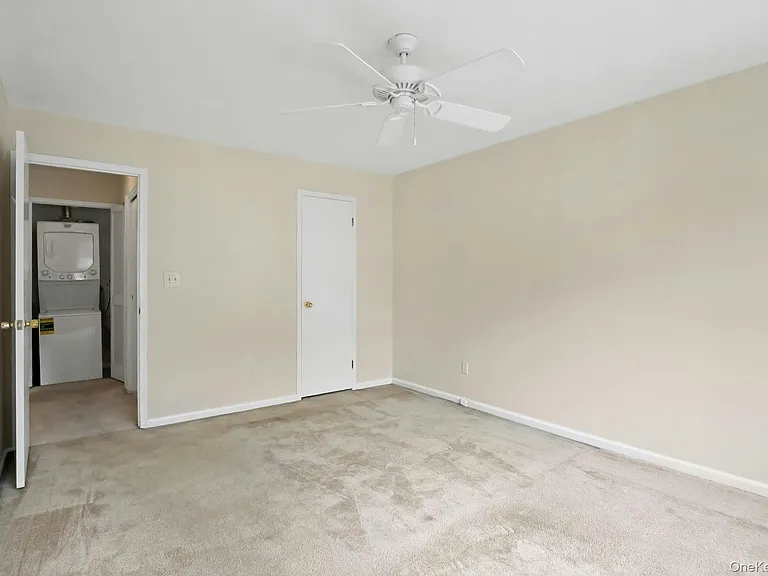 8 Foxwood Dr #4 — Photo 15