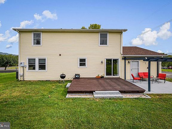 3rd image of 181 Marguerite Dr