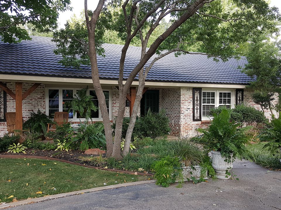 1st image of 3412 Carlton Dr