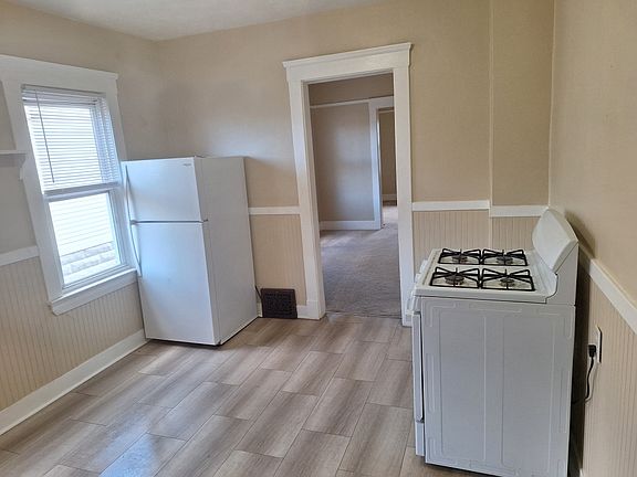 2nd image of 3928 Brooklyn Ave #1