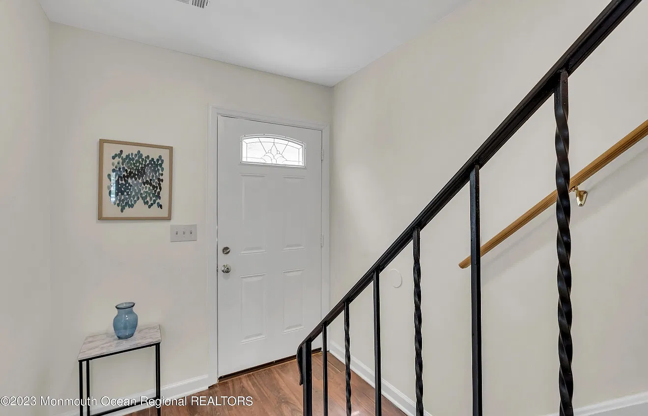 1207 Washington Ave — Photo 2