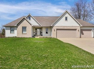 6649 Foxtail Meadows Dr NE, Rockford, MI 49341
