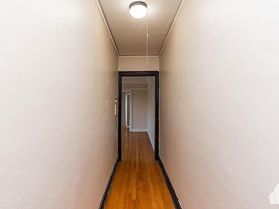 2nd image of 2419 W Sunnyside Ave #19-3