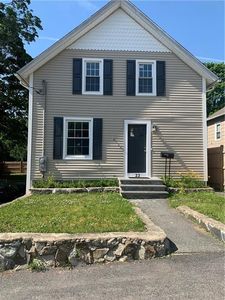 22 Nestor St, West Warwick, RI, 02893