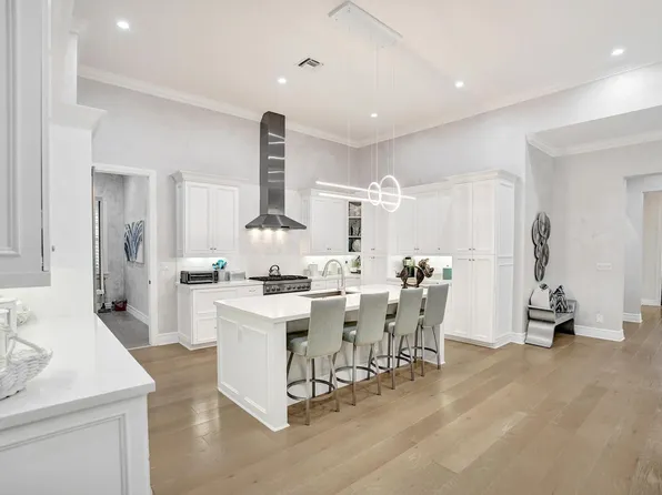 2590 Estates Drive, North Palm Beach, FL 33410