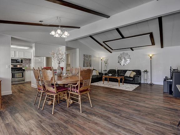 5th image of 475 Chateau La Salle Dr