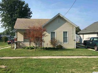 304 W South St, Mount Sterling, IL 62353