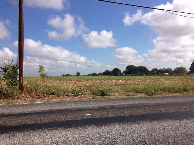 2nd image of 2829 Cordova Rd