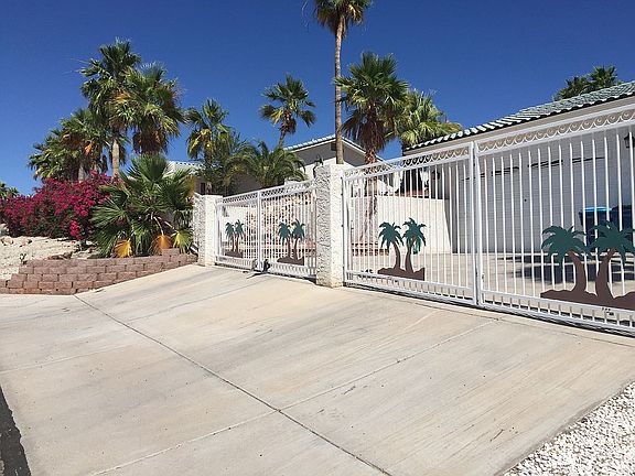 2nd image of 2296 Daytona Ave