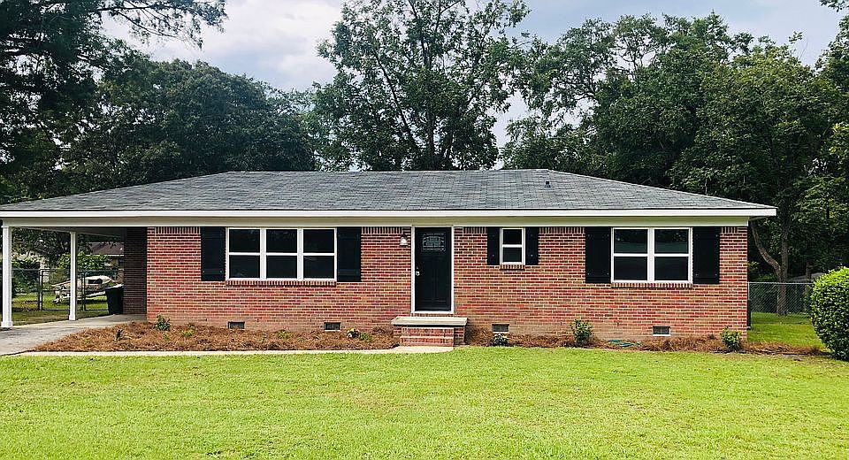 front view/carport
