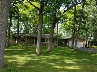 2272 Shannondale Dr, Libertyville, IL